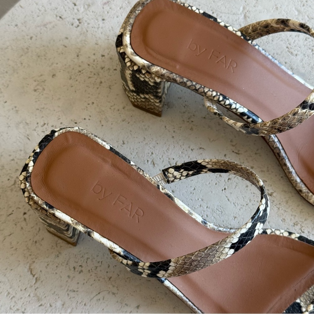 BY FAR Tanya sandals in snakeskin embossed, size 36 - Picture 5 of 9